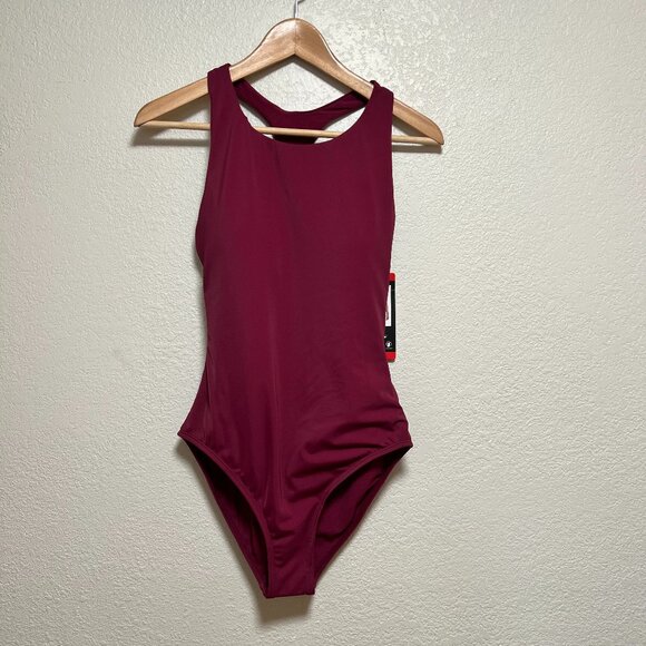 NWT TYR One Piece Swimsuit‎ Red Removable Cups Racer Back Size M - Picture 1 of 6